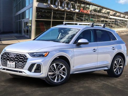 Used 2023 Audi Q5 2.0T Premium w/ Convenience Package image 1