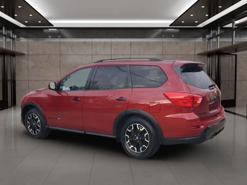 Used 2020 Nissan Pathfinder SL image 2
