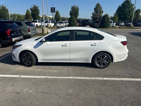 Used 2024 Kia Forte LXS w/ LXS Technology Package FWD image 2