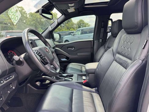 Used 2022 Nissan Frontier PRO-4X w/ Pro-4X Premium Package AWD/4WD image 16