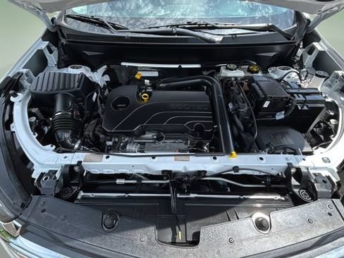 Used 2024 Chevrolet Equinox LT FWD image 32