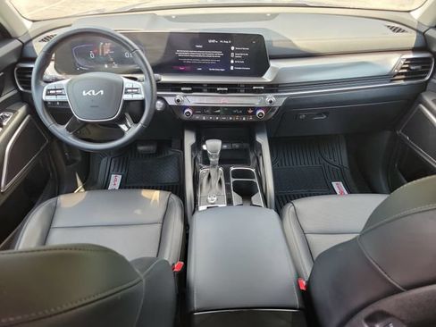 Used 2025 Kia Telluride LX FWD image 10