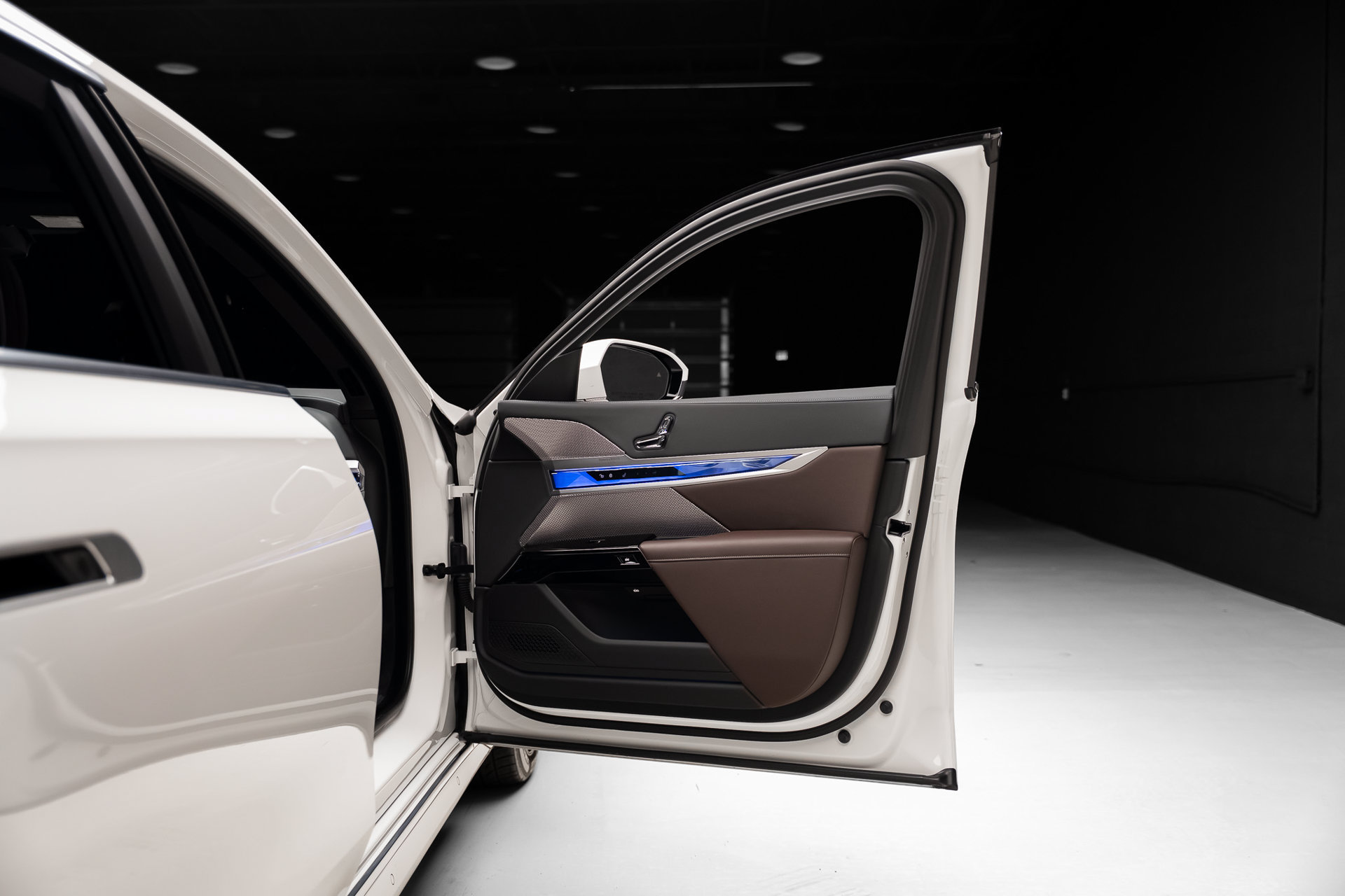 Used 2024 BMW i7 eDrive50 w/ Executive Package RWD image 57