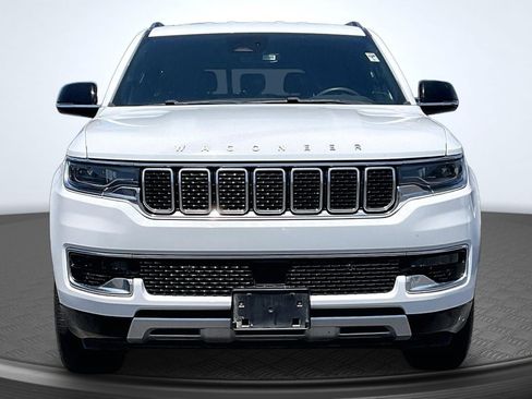 Used 2024 Jeep Wagoneer L Series II RWD image 3