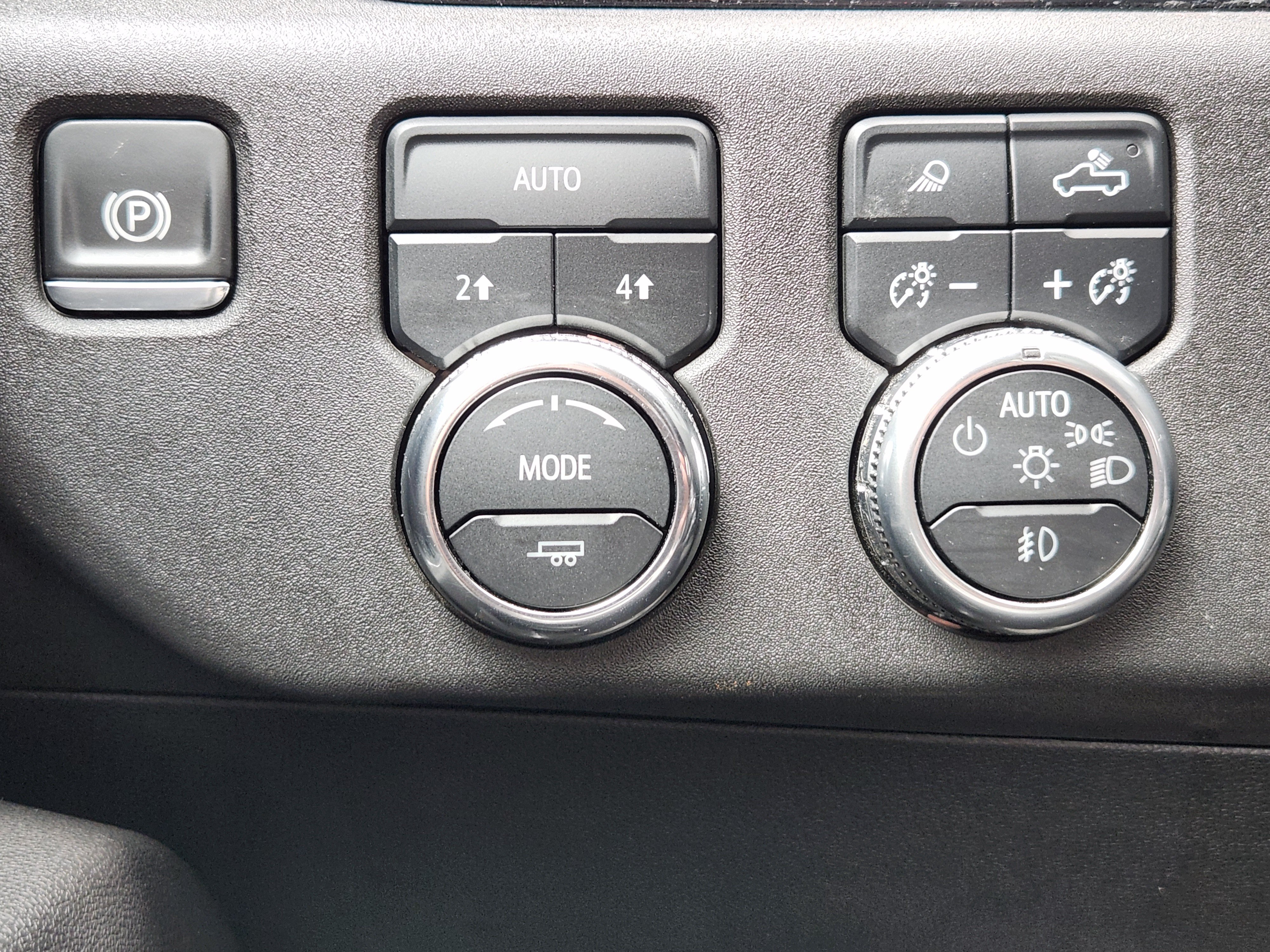 Used 2025 GMC Sierra 1500 SLT AWD/4WD image 24