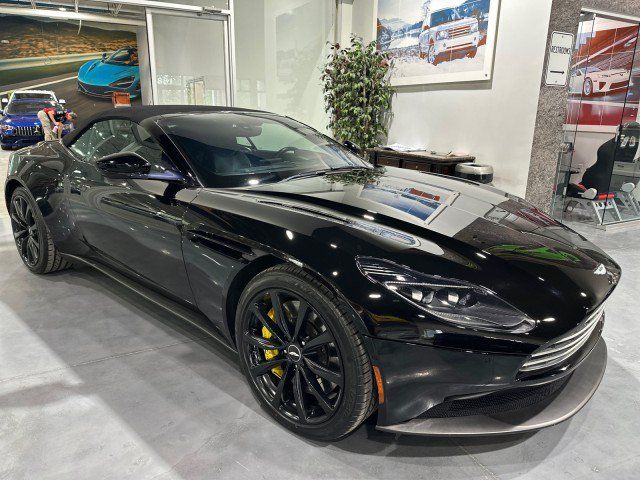 Used 2019 Aston Martin DB11 Volante RWD image 37