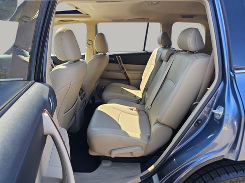 Used 2013 Toyota Highlander Limited AWD/4WD image 24