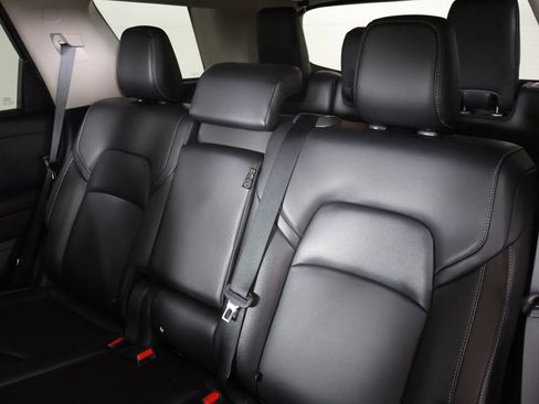 Used 2023 Nissan Pathfinder SL AWD/4WD image 31