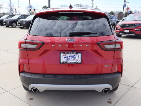 Used 2025 Ford Escape SE image 7