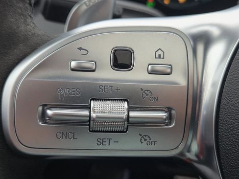 Used 2022 Mercedes-Benz GLB 35 AMG 4MATIC image 38