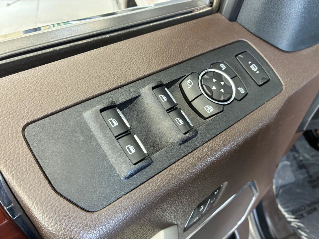 Used 2020 Ford F350 King Ranch w/ King Ranch Ultimate Package AWD/4WD image 11