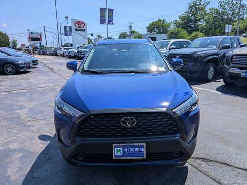 Used 2023 Toyota Corolla Cross LE w/ Moonroof Package AWD/4WD image 12