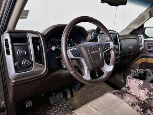 Used 2015 GMC Sierra 1500 SLT w/ SLT Preferred Package AWD/4WD image 10