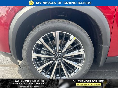 New 2026 Nissan Pathfinder Platinum AWD/4WD image 10