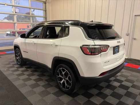 Used 2025 Jeep Compass Limited AWD/4WD image 6