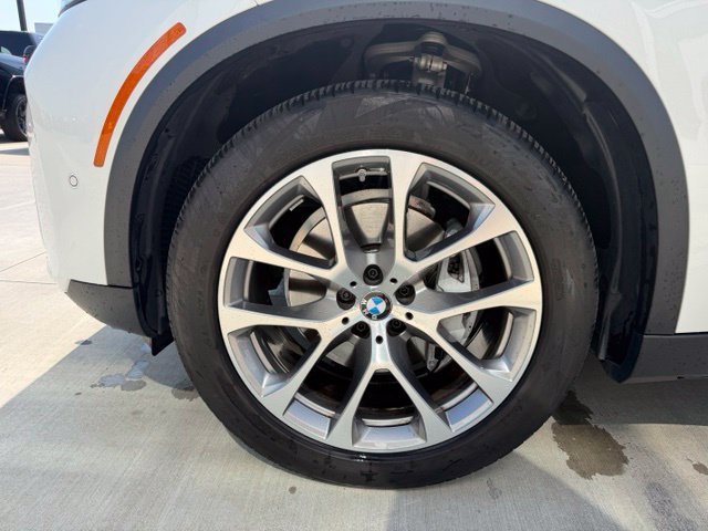 Certified 2024 BMW X5 xDrive40i w/ Parking Assistance Package AWD/4WD image 12