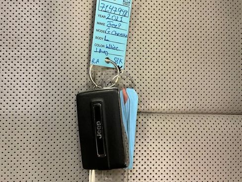 Used 2021 Jeep Grand Cherokee L Overland w/ Advanced Protech Group III AWD/4WD image 36