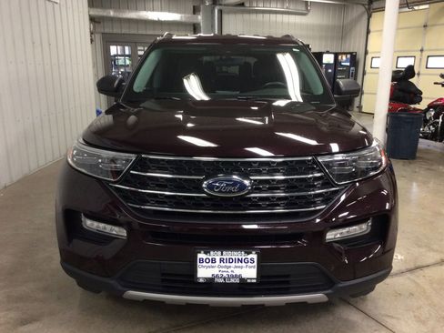 Used 2023 Ford Explorer XLT w/ Equipment Group 202A image 9