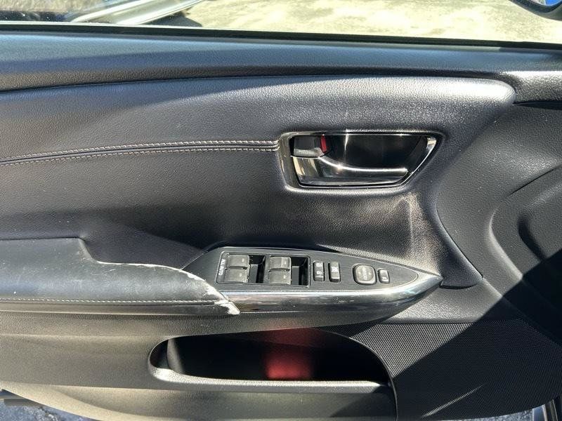 Used 2015 Toyota Avalon XLE w/ Preferred Accessory Package FWD image 7