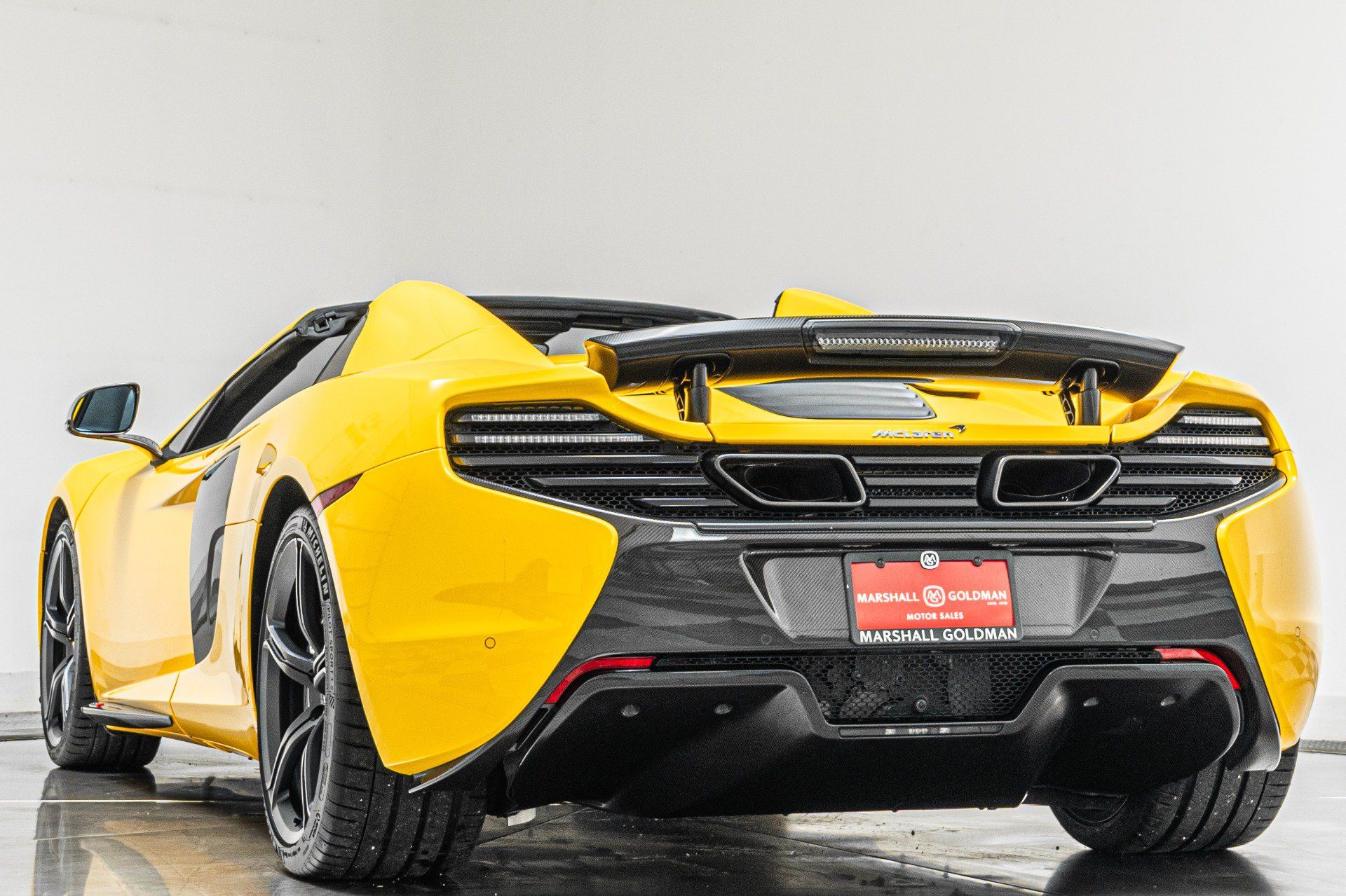 Used 2015 McLaren 650S Spider RWD image 7