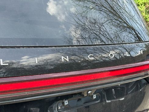 New 2026 Lincoln Aviator AWD image 29