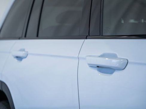 New 2026 Jeep Grand Cherokee Laredo X AWD/4WD image 15