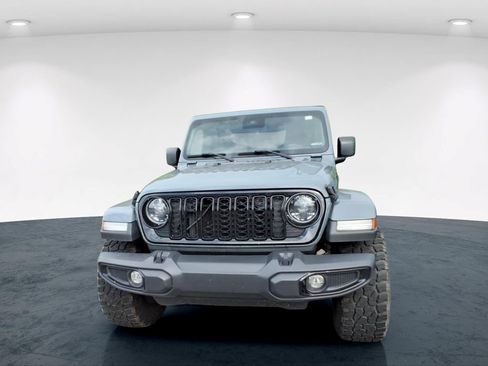 Used 2024 Jeep Gladiator Sport AWD/4WD image 6