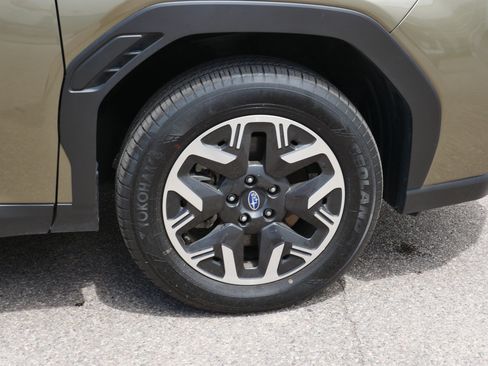 Certified 2025 Subaru Forester Premium AWD/4WD image 15