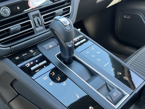 New 2026 Porsche Macan Turbo image 28