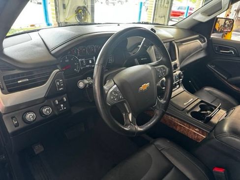 Used 2020 Chevrolet Suburban Premier w/ Max Trailering Package AWD/4WD image 7