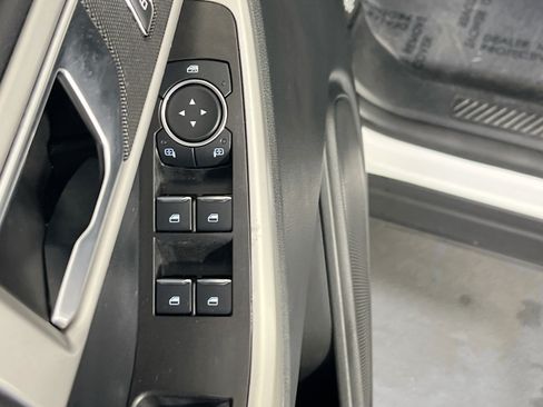 Used 2022 Ford Explorer XLT AWD/4WD image 17