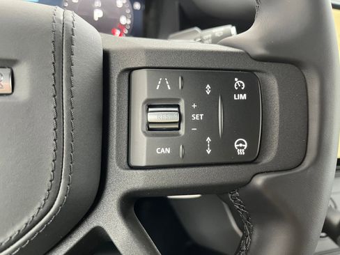 New 2026 Land Rover Defender 110 V8 AWD/4WD image 18