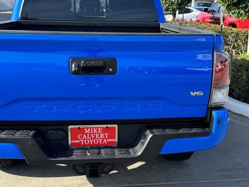 Used 2021 Toyota Tacoma TRD Sport w/ Technology Package RWD image 9