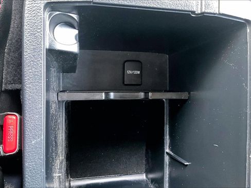 Used 2024 Toyota 4Runner TRD Off-Road Premium image 32