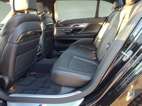 Used 2016 BMW 750i RWD image 13