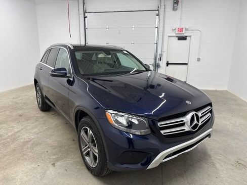 Used 2019 Mercedes-Benz GLC 300 4MATIC image 3