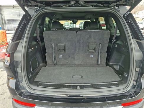 Used 2024 Jeep Grand Cherokee L Limited w/ Luxury Tech Group II image 29