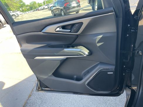 New 2025 Chevrolet Traverse LT w/ Enhanced Driving Package image 37