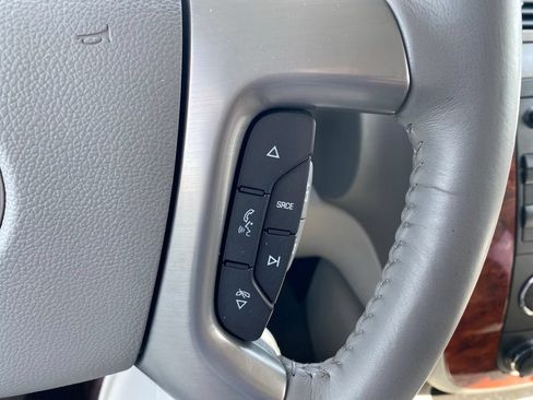 Used 2011 Chevrolet Silverado 3500 LTZ AWD/4WD image 17