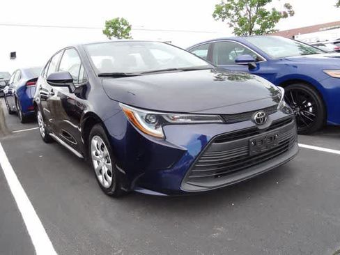 Used 2024 Toyota Corolla LE FWD image 3