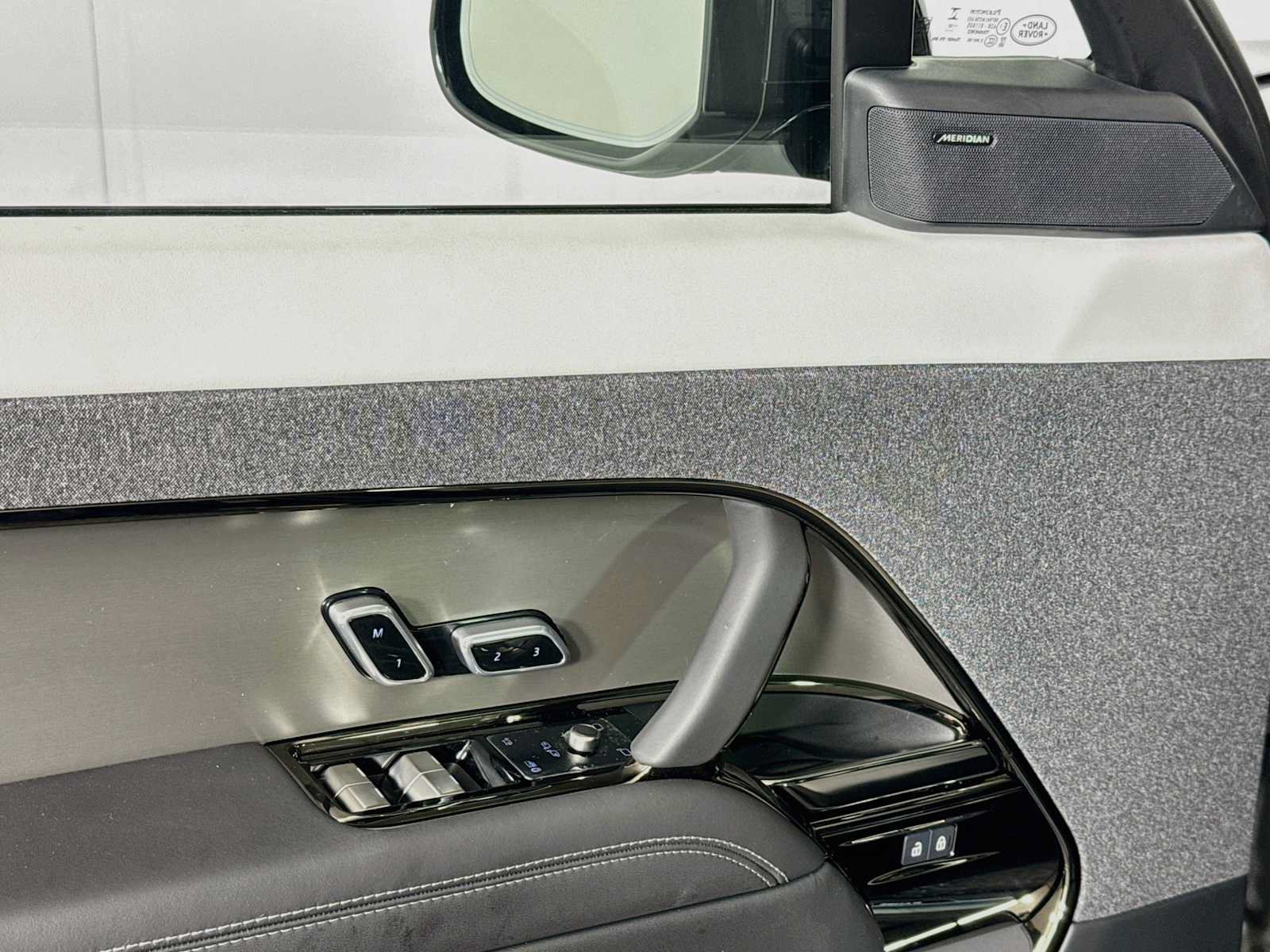 New 2027 Land Rover Range Rover Long Wheelbase SE AWD/4WD image 19