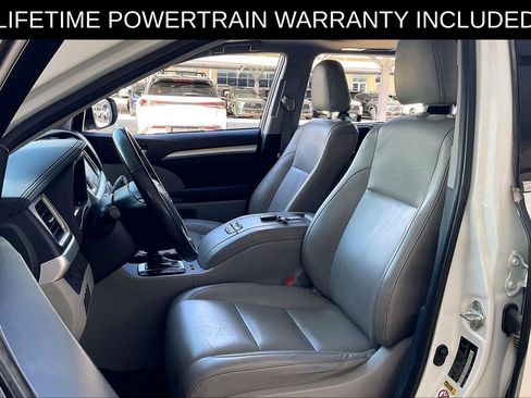 Used 2019 Toyota Highlander XLE image 32