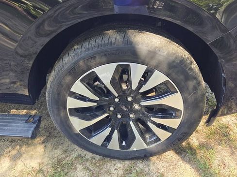 Used 2025 Ford Expedition Platinum w/ Driver's Package AWD/4WD image 18