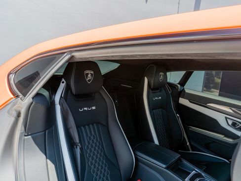 Used 2023 Lamborghini Urus S AWD/4WD image 14