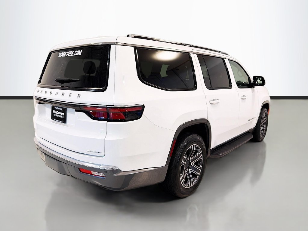 Used 2022 Jeep Wagoneer Series III AWD/4WD image 9