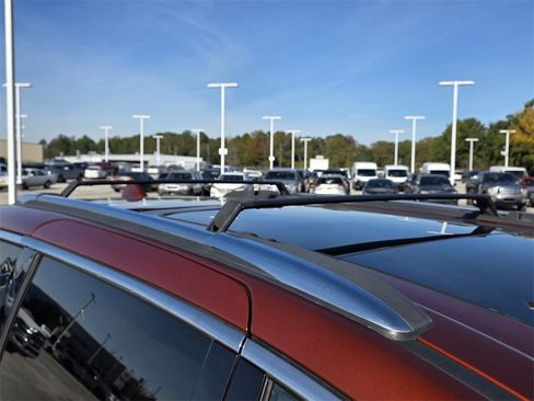 Used 2018 Chrysler Pacifica Limited w/ Tire & Wheel Group image 36