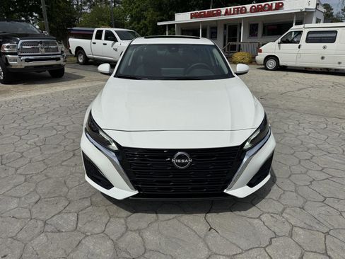 Used 2025 Nissan Altima 2.5 SV w/ SV Premium Package FWD image 19