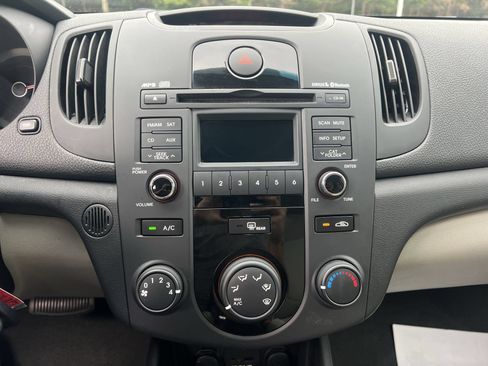 Used 2012 Kia Forte LX FWD image 4