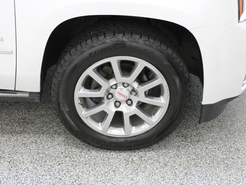 Used 2016 GMC Yukon XL Denali w/ Open Road Package AWD/4WD image 5
