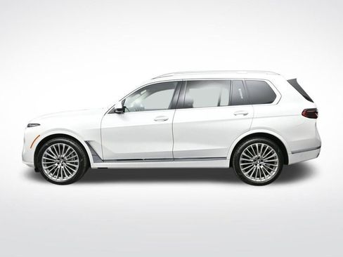 Used 2023 BMW X7 xDrive40i w/ Premium Package image 2
